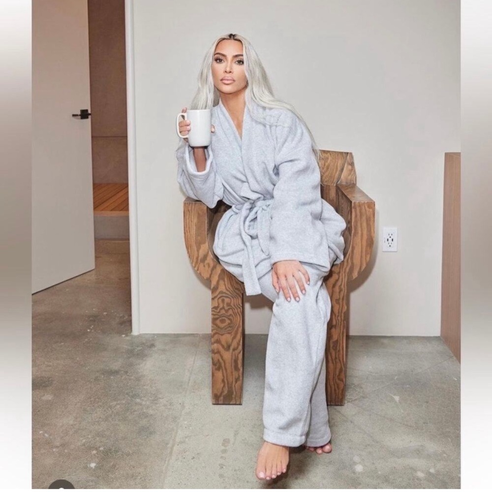 SKIMS Cozy Fleece Robe